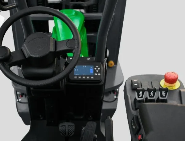 Ergonomically arranged controls keep key functions within easy reach for smooth and efficient operation.