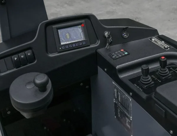 Ergonomically arranged controls support precise, convenient and efficient operation.