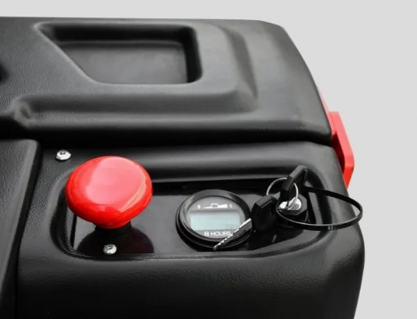 Records operating hours for convenient maintenance and service planning.