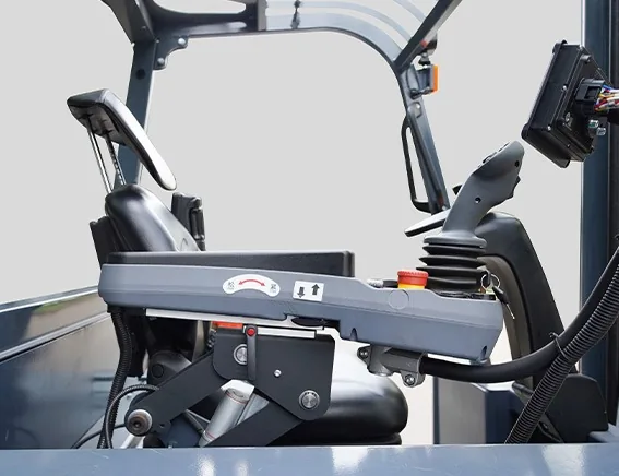 Multi-function handle integrates key controls for convenient, precise and efficient operation.