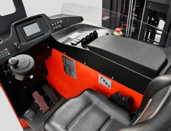 Well-arranged controls and clear displays provide comfortable, intuitive operation and easy access to key functions.