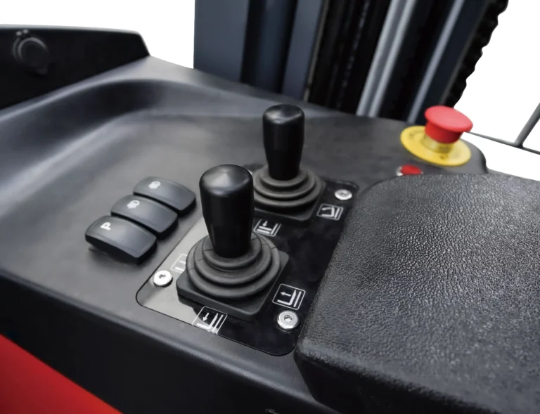 Adjustable seating, integrated controls and electric steering help reduce operator effort.